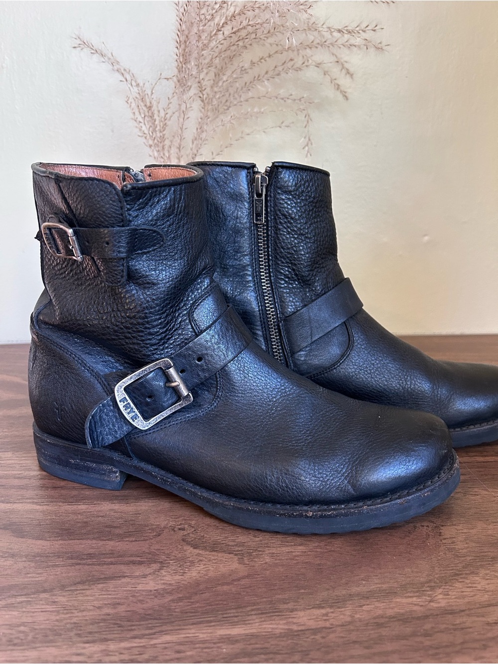 FRYE Black Leather Buckle Zip Moto Biker Boots Women's Size 8.5